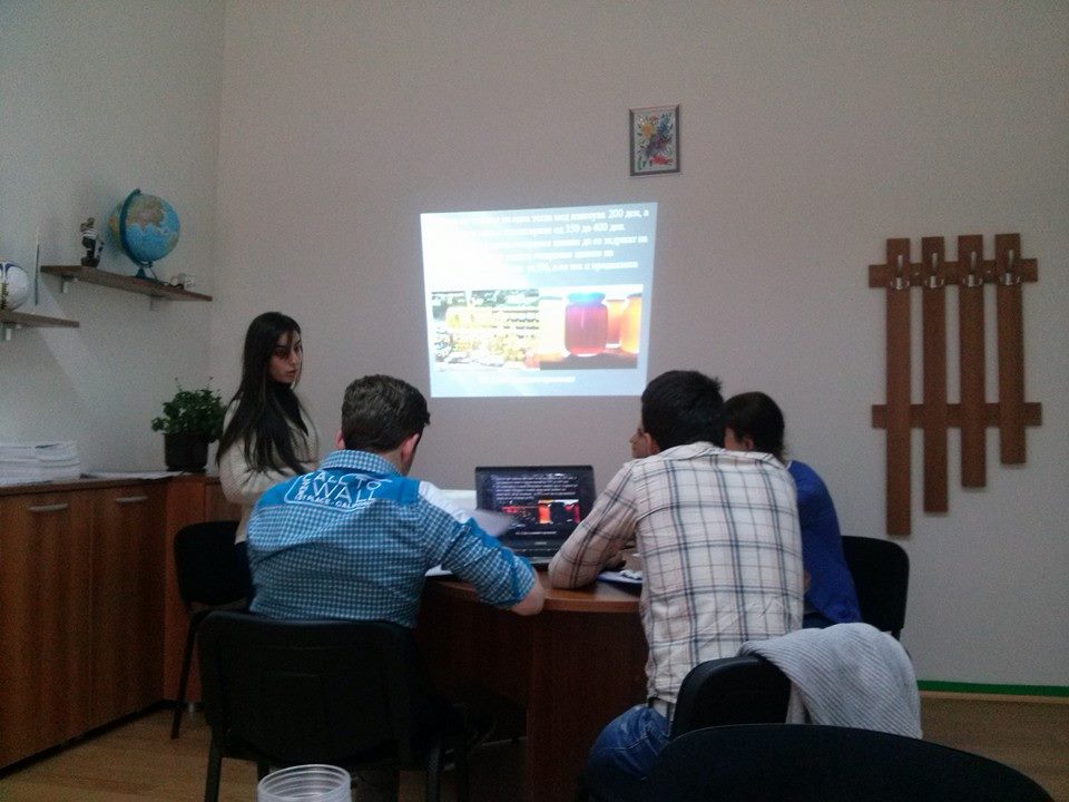 Учениците од СОУ Маврово-Ростуша започнаа со презентирање на проектните задачи
