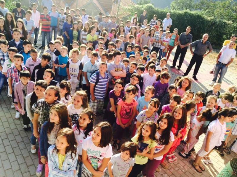 Прв училишен ден за 626 основци и 126 средношколци во Маврово и Ростуша
