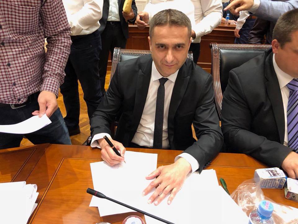 Градоначалникот Медат Куртовски подпиша договор со Бирото за Регионален Развој…